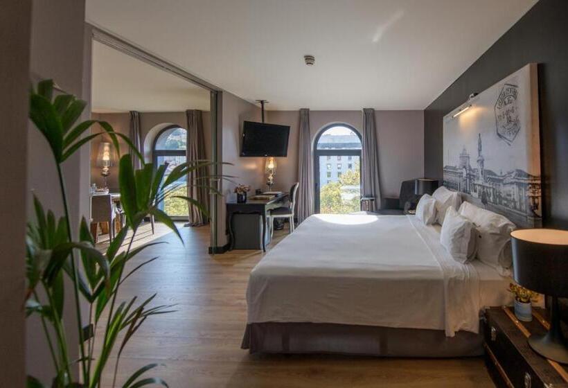 سوییت, 138 Liberdade