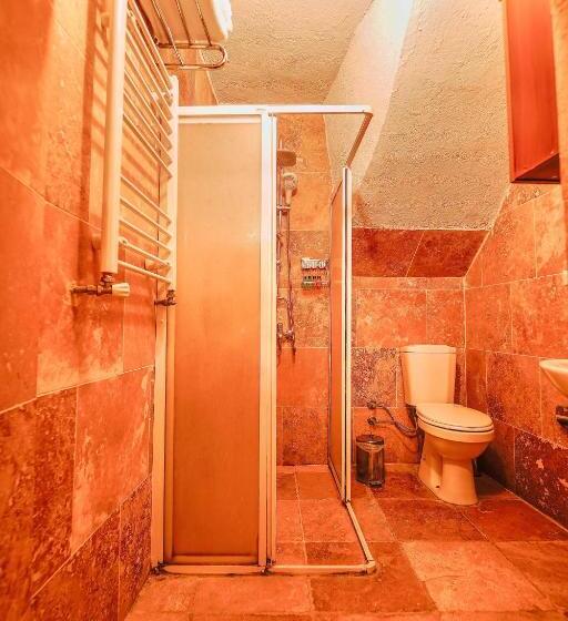 سوئیت جونیور خانوادگی, Alaca Cave Cappadocia