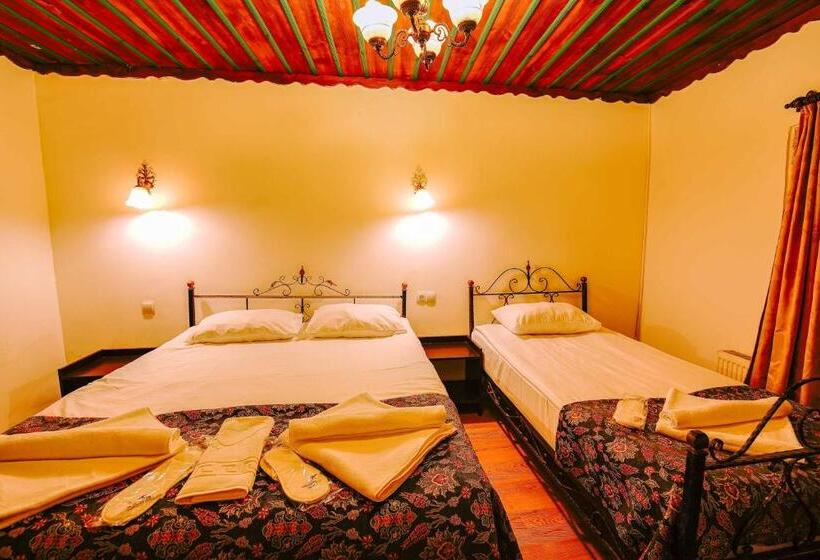 سوئیت جونیور خانوادگی, Alaca Cave Cappadocia