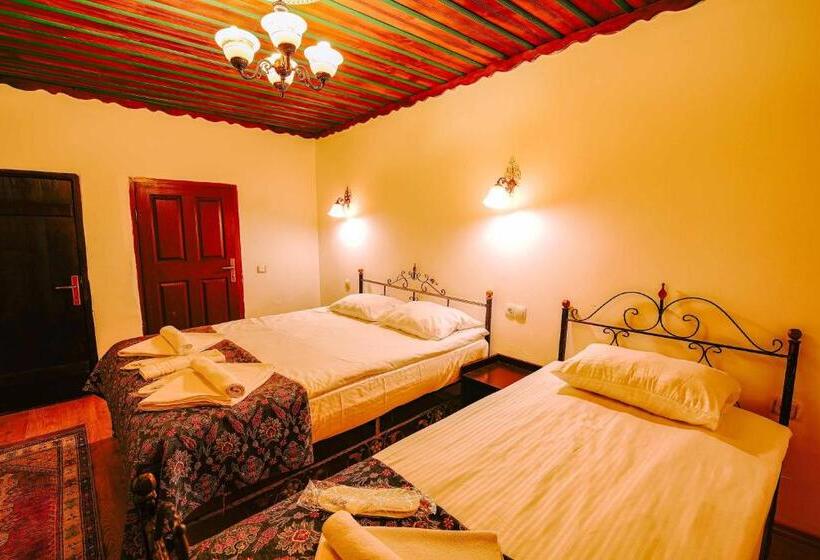 سوئیت جونیور خانوادگی, Alaca Cave Cappadocia