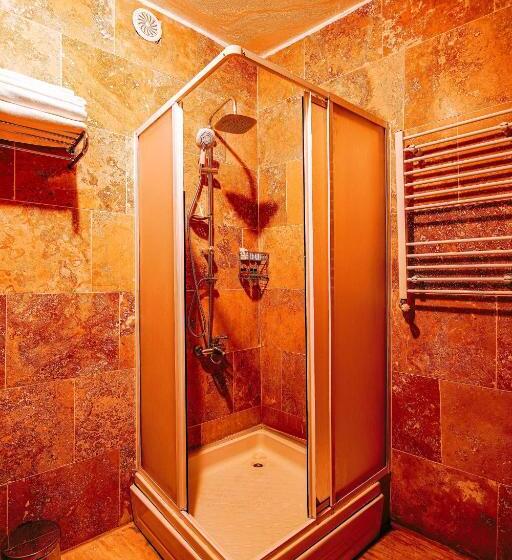 سوییت با چشمانداز کوه, Alaca Cave Cappadocia