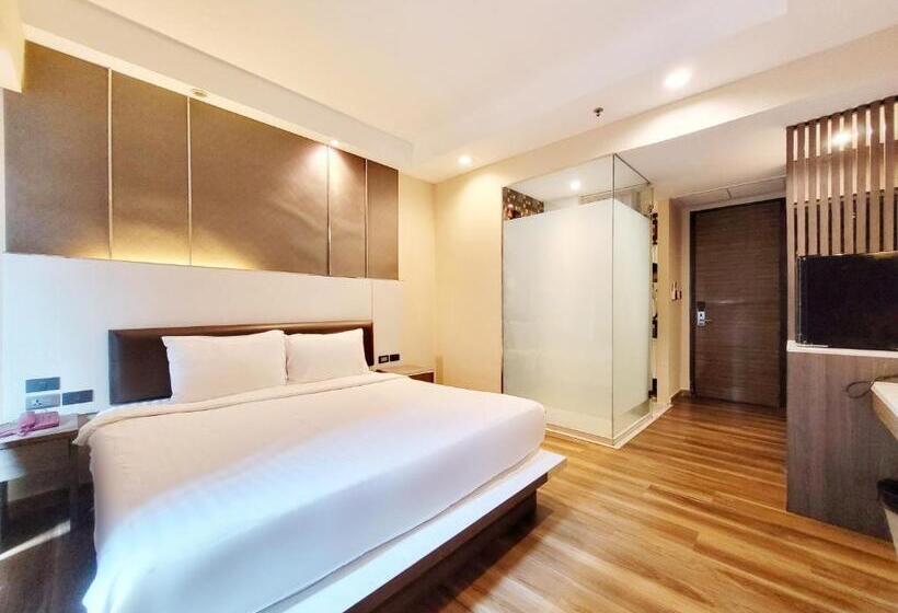 Superior Room, Citin Sukhumvit 11 Nana Bangkok By Compass Hospitality