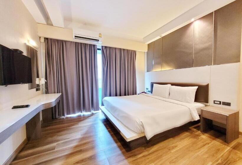 Superior Room, Citin Sukhumvit 11 Nana Bangkok By Compass Hospitality