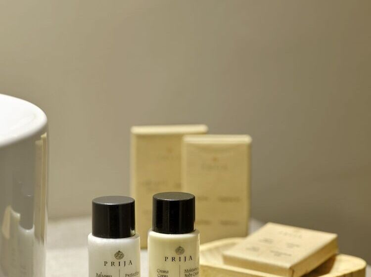 اتاق لوکس, Musik Boutique