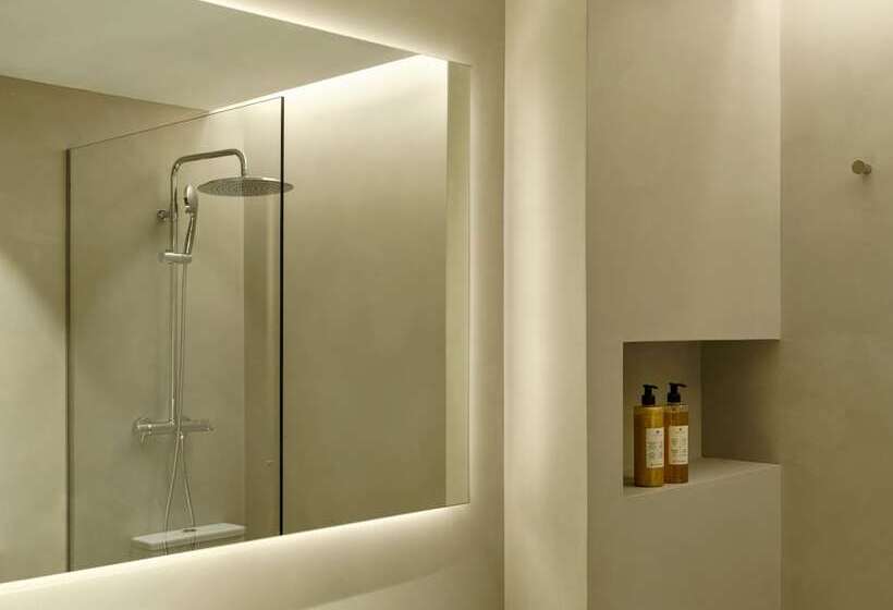 اتاق لوکس, Musik Boutique