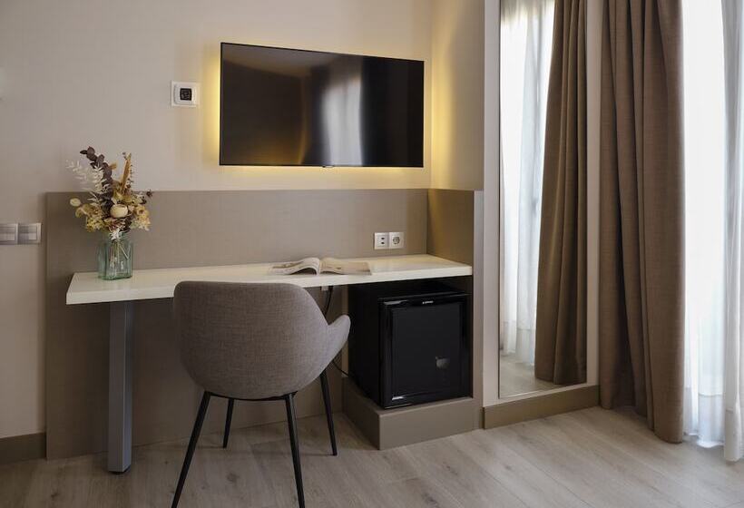 اتاق لوکس, Musik Boutique