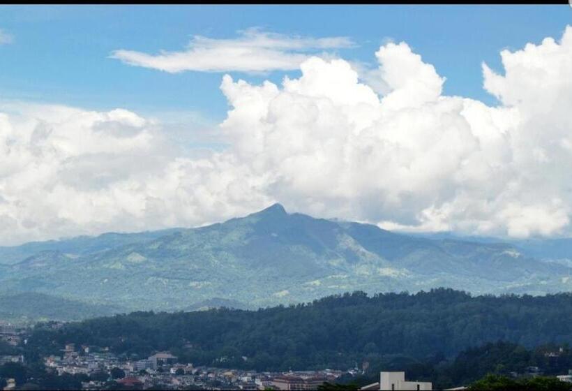 Deluxe Room, Kandyan View Holiday Bungalow   Free Pickup From Kandy City