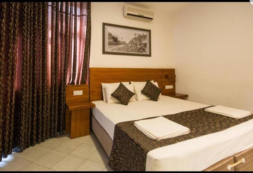 Deluxe Rum, Kandyan View Holiday Bungalow Free Pickup From Kandy City