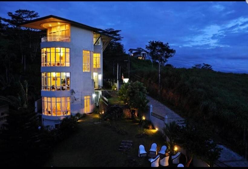 Deluxe Rum, Kandyan View Holiday Bungalow Free Pickup From Kandy City