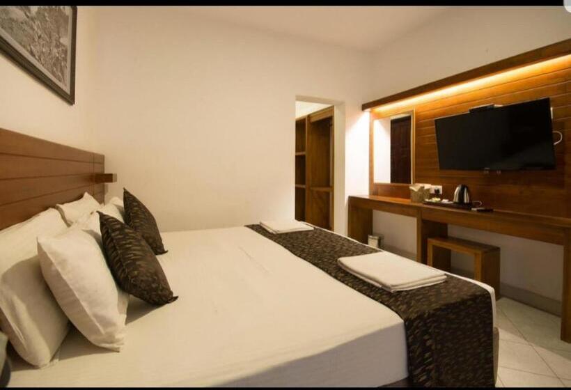 Deluxe Rum, Kandyan View Holiday Bungalow Free Pickup From Kandy City