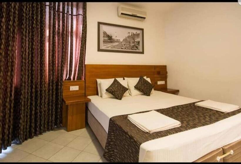 Superior Room, Kandyan View Holiday Bungalow   Free Pickup From Kandy City