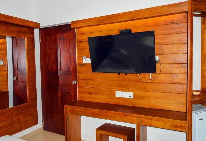 Deluxe Rum, Kandyan View Holiday Bungalow Free Pickup From Kandy City