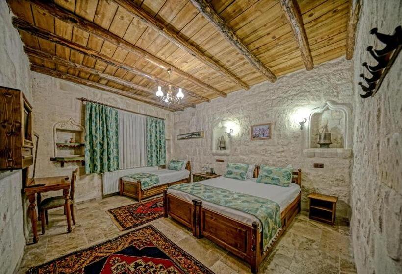 חדר סטנדרט לשלושה, Elysee Cave House