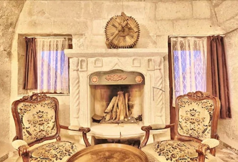 סוויטה משפחתית, Elysee Cave House