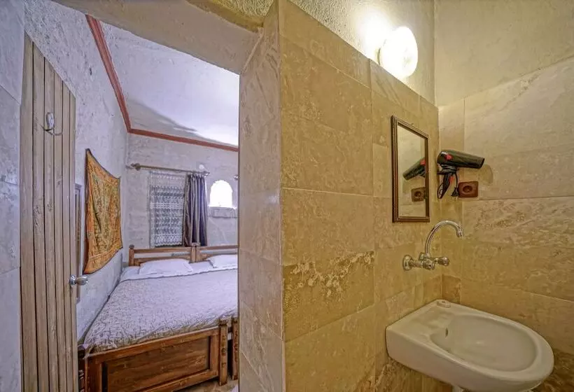 エコノミールーム, Elysee Cave House