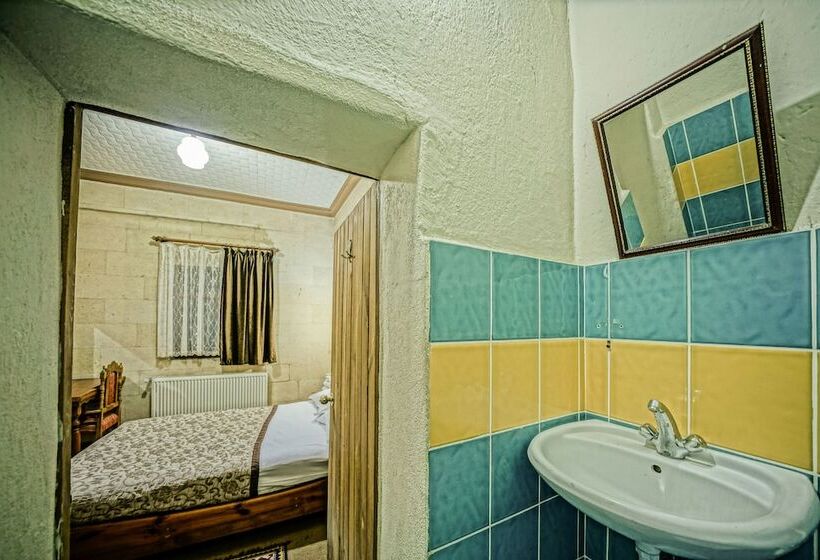 חדר אקונומי, Elysee Cave House