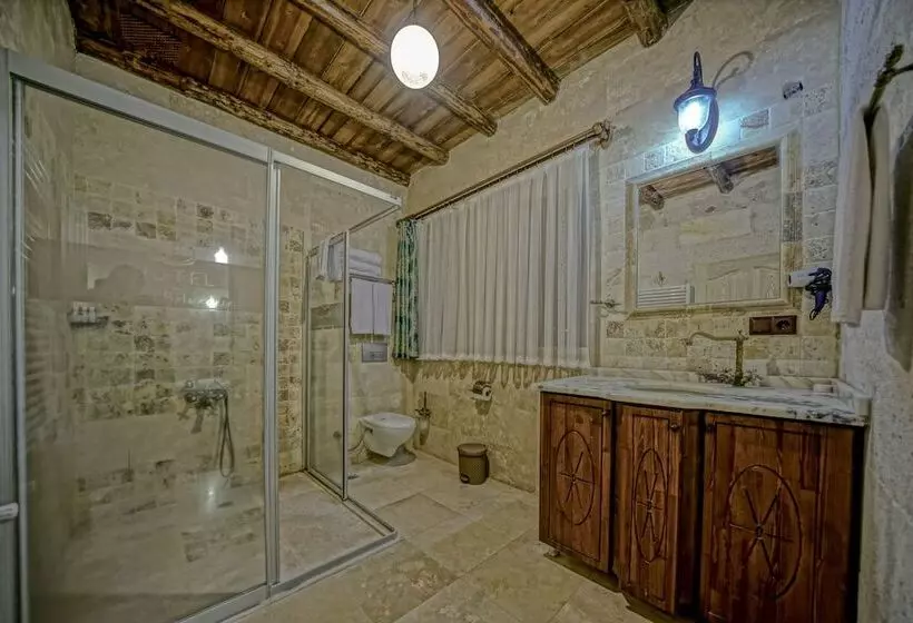 スタンダードトリプルルーム, Elysee Cave House
