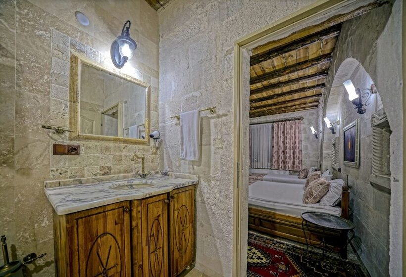 Номер Стандарт Трехместный, Elysee Cave House