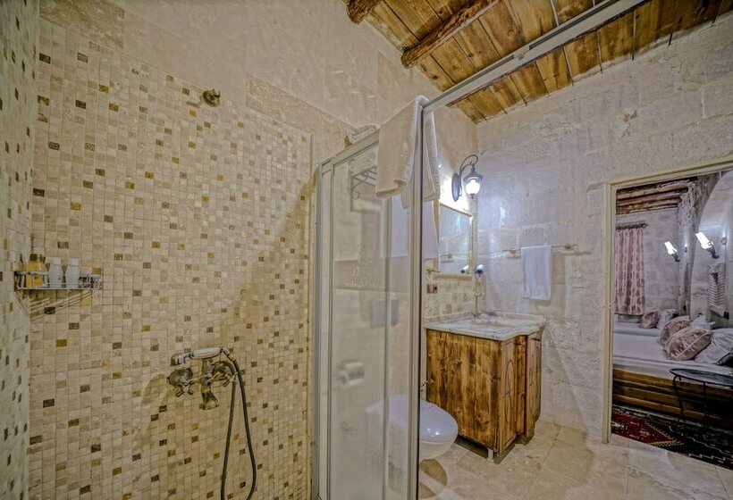 חדר סטנדרט לשלושה, Elysee Cave House