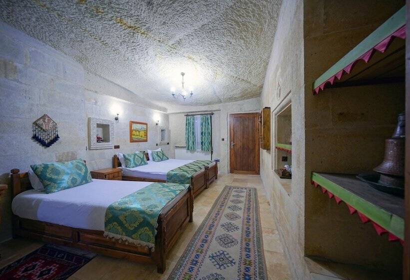 חדר סטנדרט לשלושה, Elysee Cave House