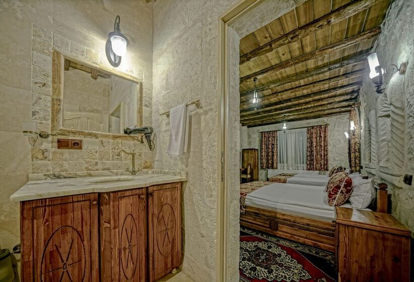 חדר סטנדרט לארבעה, Elysee Cave House