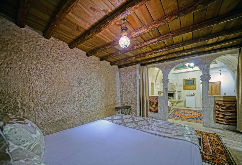 חדר סטנדרט לארבעה, Elysee Cave House