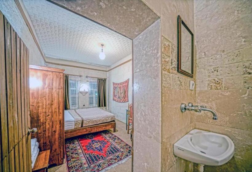 חדר אקונומי, Elysee Cave House