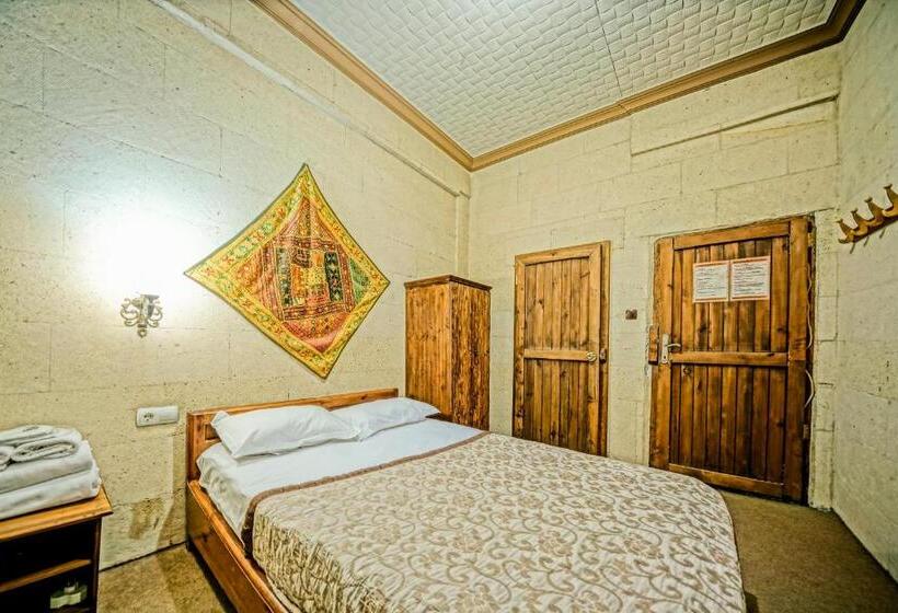 חדר אקונומי, Elysee Cave House