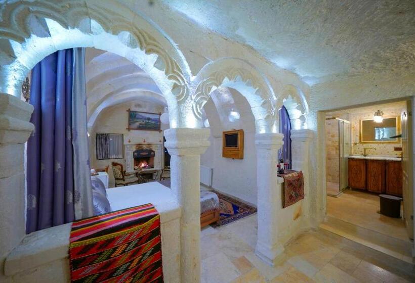 סוויטה משפחתית, Elysee Cave House