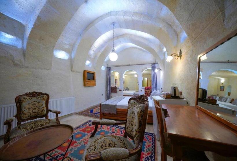 סוויטה משפחתית, Elysee Cave House