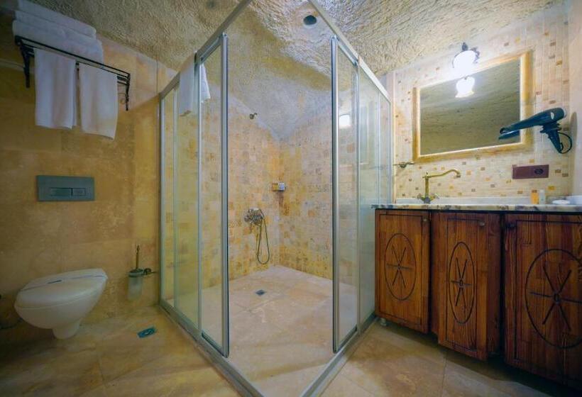 סוויטה משפחתית, Elysee Cave House