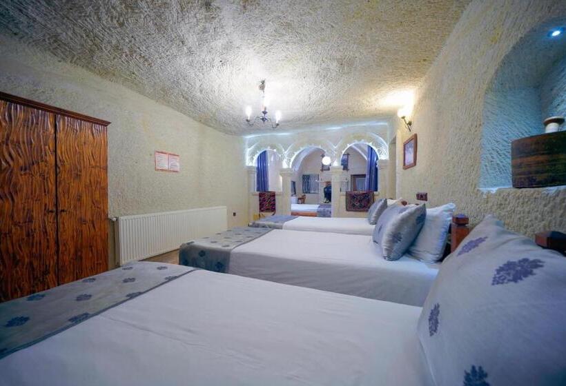 סוויטה משפחתית, Elysee Cave House