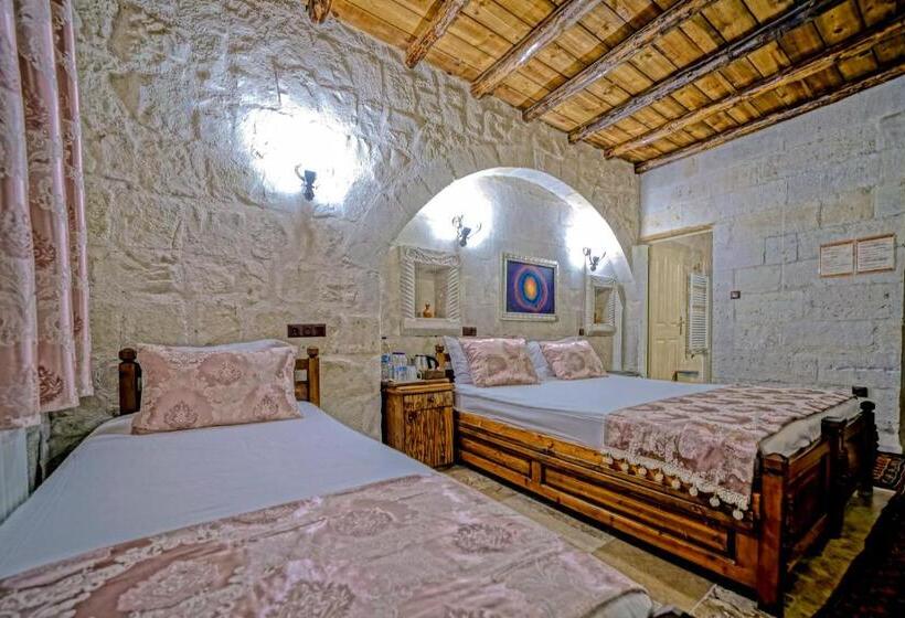 חדר סטנדרט לשלושה, Elysee Cave House