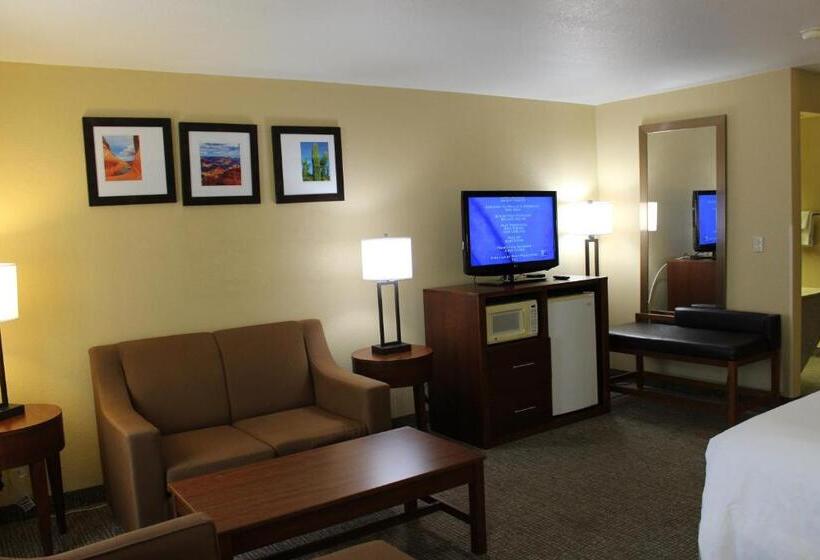 מיטת קינג בסוויטה, Comfort Inn Green Valley I 19