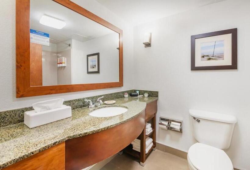 스위트 킹사이즈 침대, Surf And Sand Fernandina Beach At Amelia Island, Ascend Hotel Collection