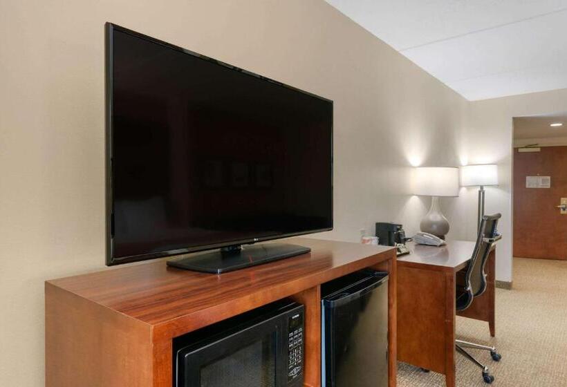 غرفة قياسية سرير كينج لذوى الإحتياجات الخاصة, Surf And Sand Fernandina Beach At Amelia Island, Ascend Hotel Collection