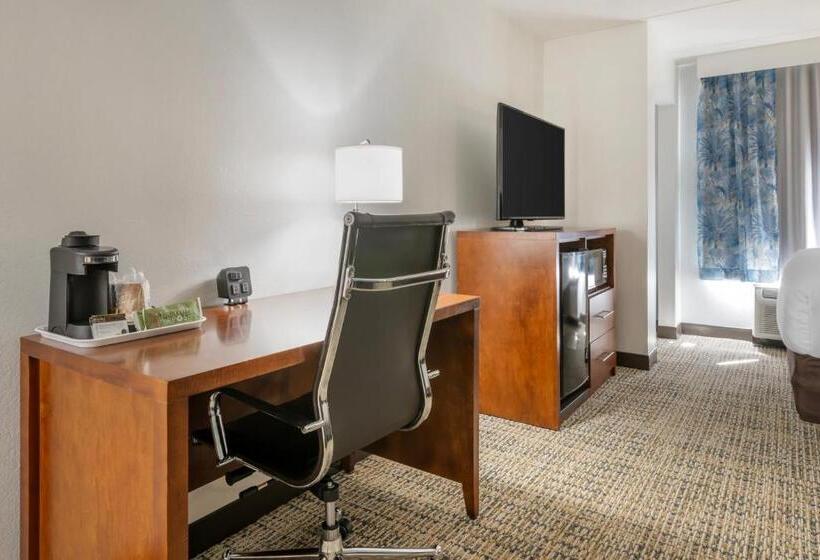 غرفة قياسية سرير كينج لذوى الإحتياجات الخاصة, Surf And Sand Fernandina Beach At Amelia Island, Ascend Hotel Collection