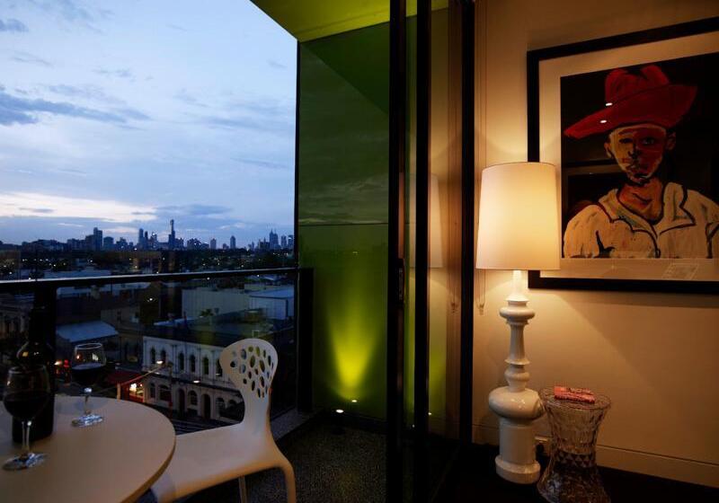 جناح, Comfort Suites Old Town Spring