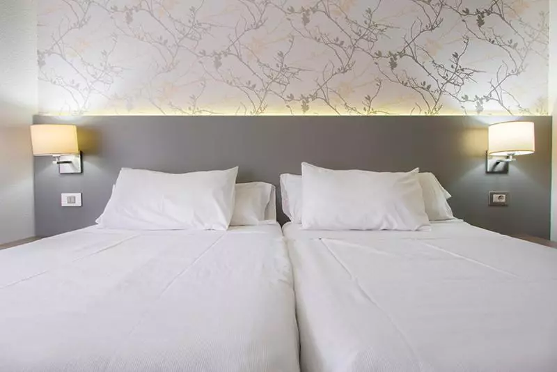 キングサイズベッドのスタンダードルーム, Hampton Inn & Suites St. Cloud, Mn