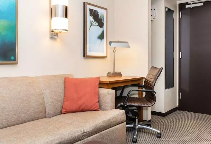 Standard Room Superior Floor, Hyatt Place New York/midtown South
