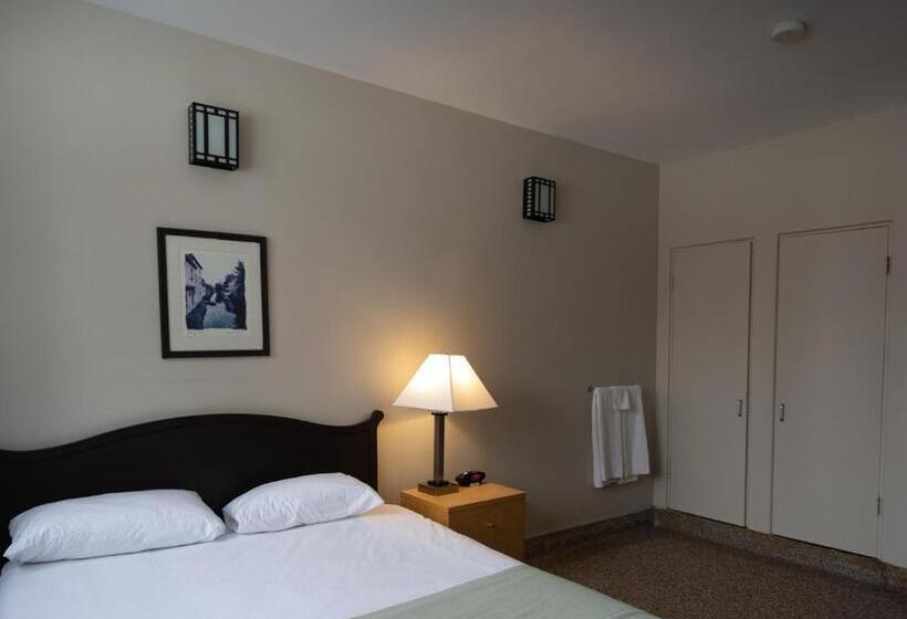 带共用浴室的标准房间, Ywca Banff