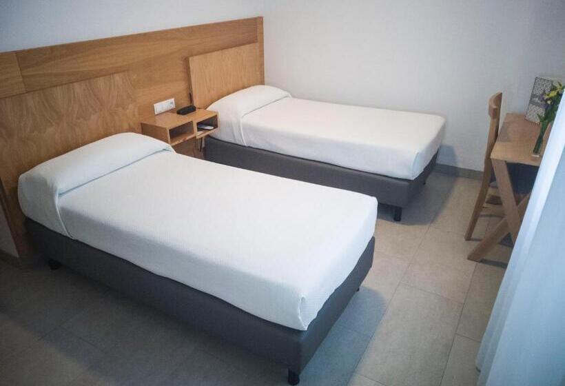 اتاق استاندارد, Abadi