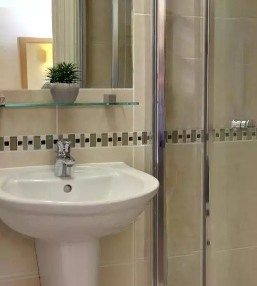 キングサイズベッドのスタンダードルーム, Best Western London Highbury
