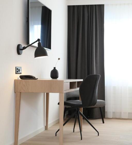 جناح جونيور, Forum   Das Business & Lifestyle