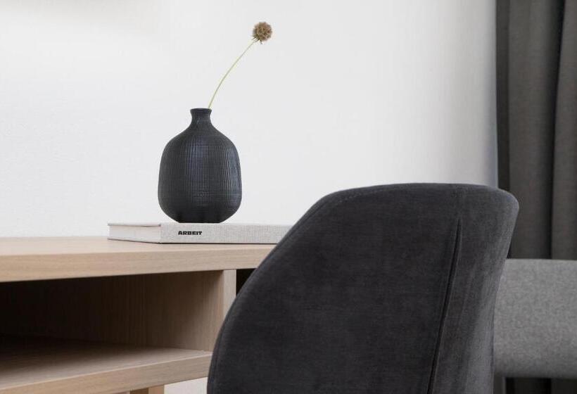 جناح جونيور, Forum   Das Business & Lifestyle