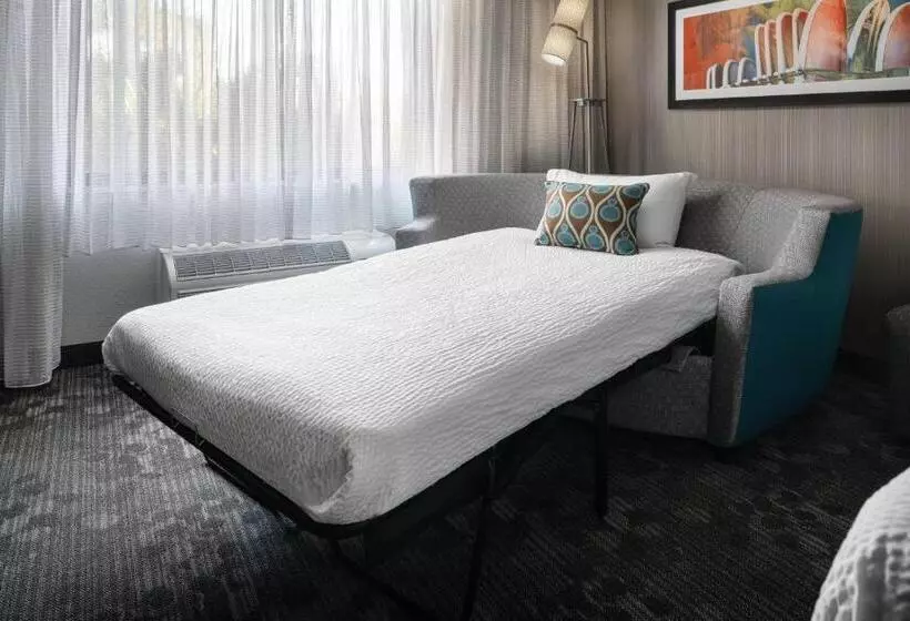 سوئیت جونیور با تخت بزرگ, Courtyard By Marriott Maui Kahului Airport