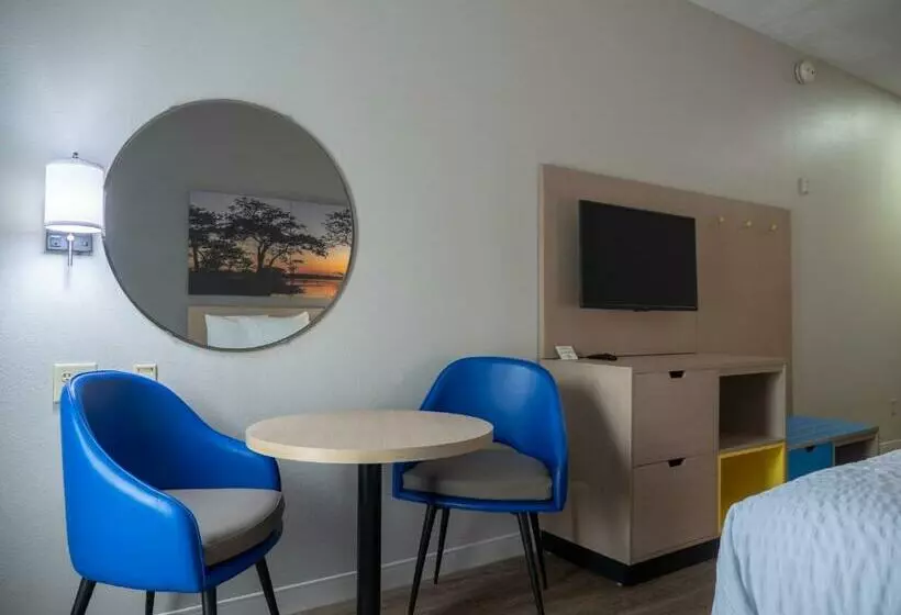 障害者適応デラックスルーム, Days Inn & Suites By Wyndham Savannah North I95