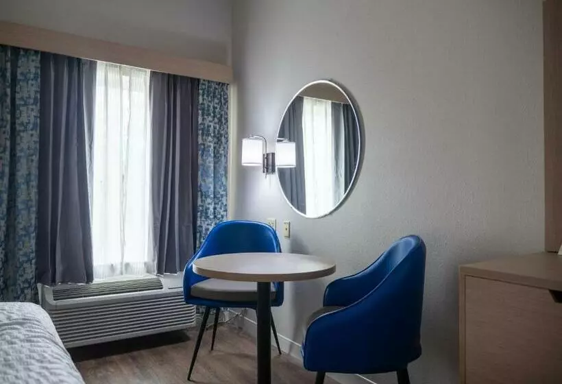 障害者適応デラックスルーム, Days Inn & Suites By Wyndham Savannah North I95