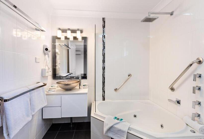 חדק דלוקס עם ג'קוזי, Dolphin Shores