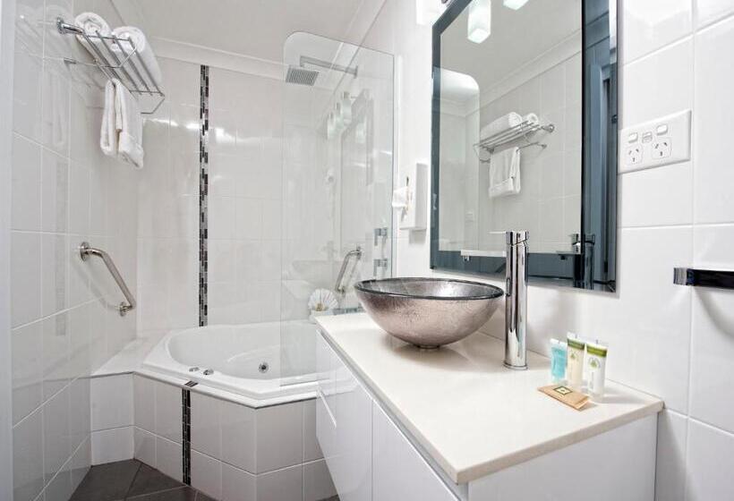 סוויטה עם ג'קוזי, Dolphin Shores